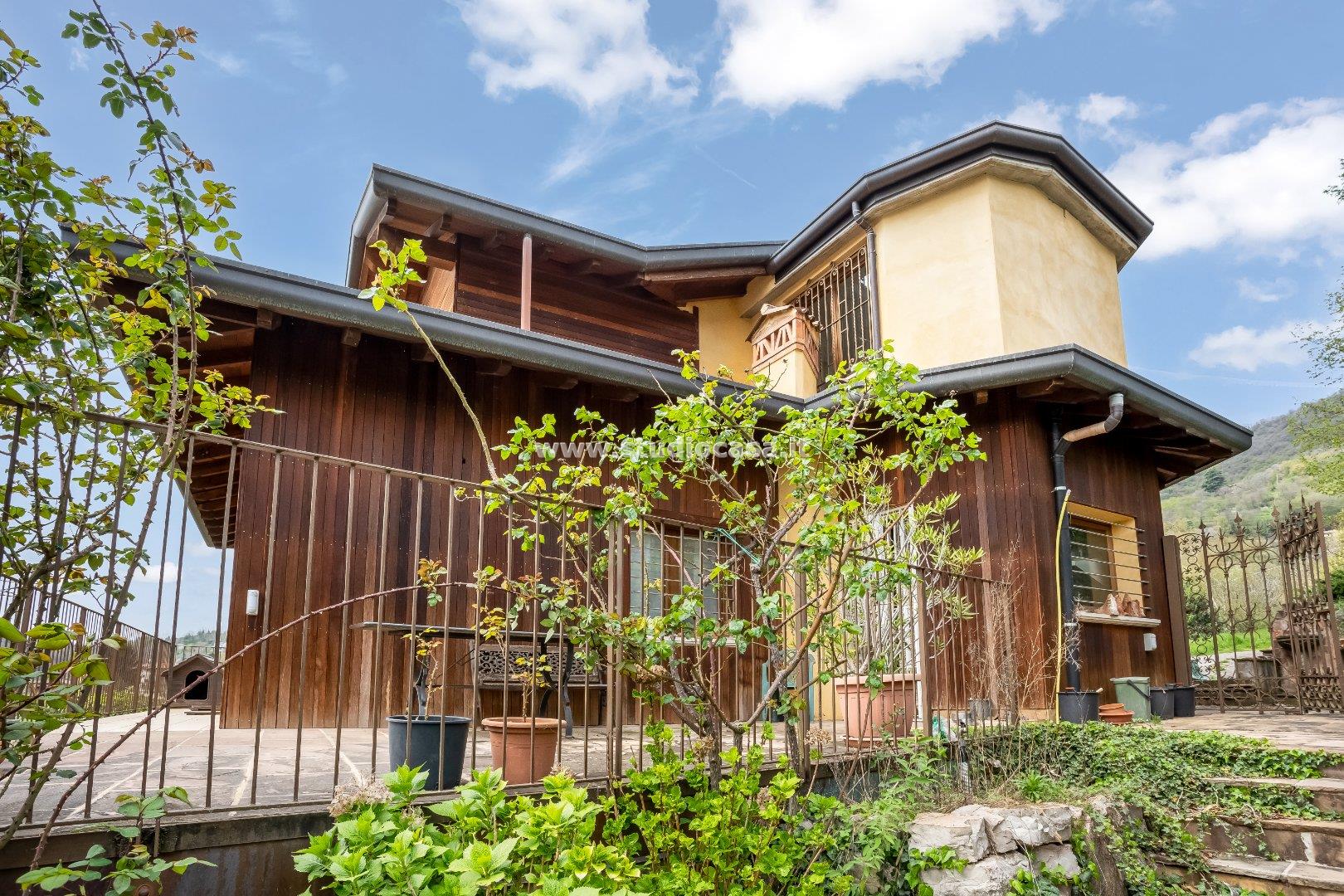 Villa Unifamiliare in vendita a Cenate Sopra