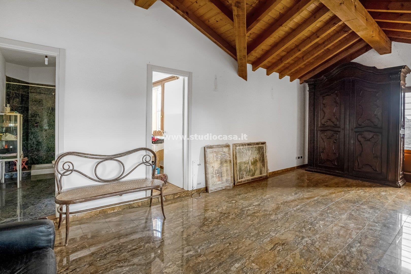 Villa Unifamiliare in vendita a Cenate Sopra