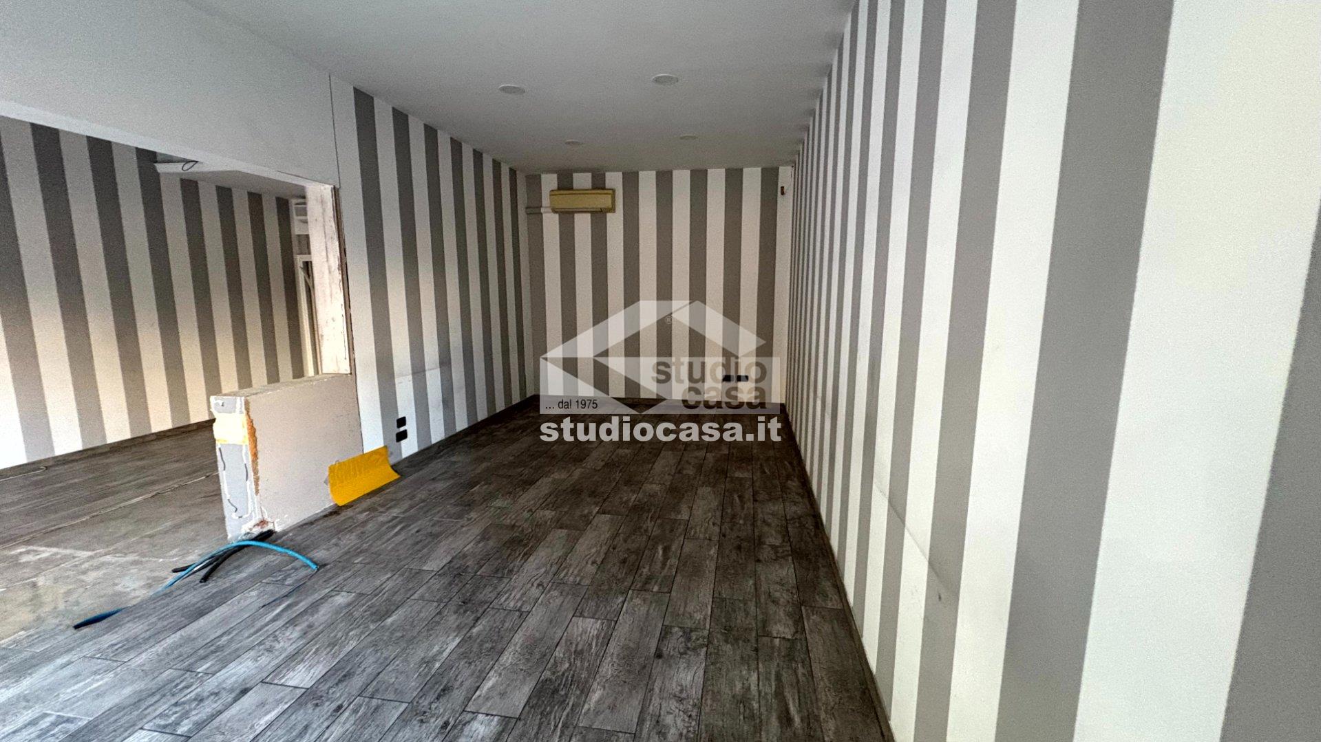 Negozio in affitto a Bergamo