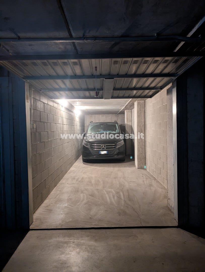 Box / Autorimessa in vendita a Mozzo