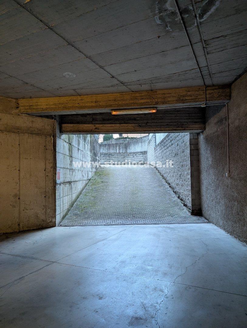 Box / Autorimessa in vendita a Mozzo