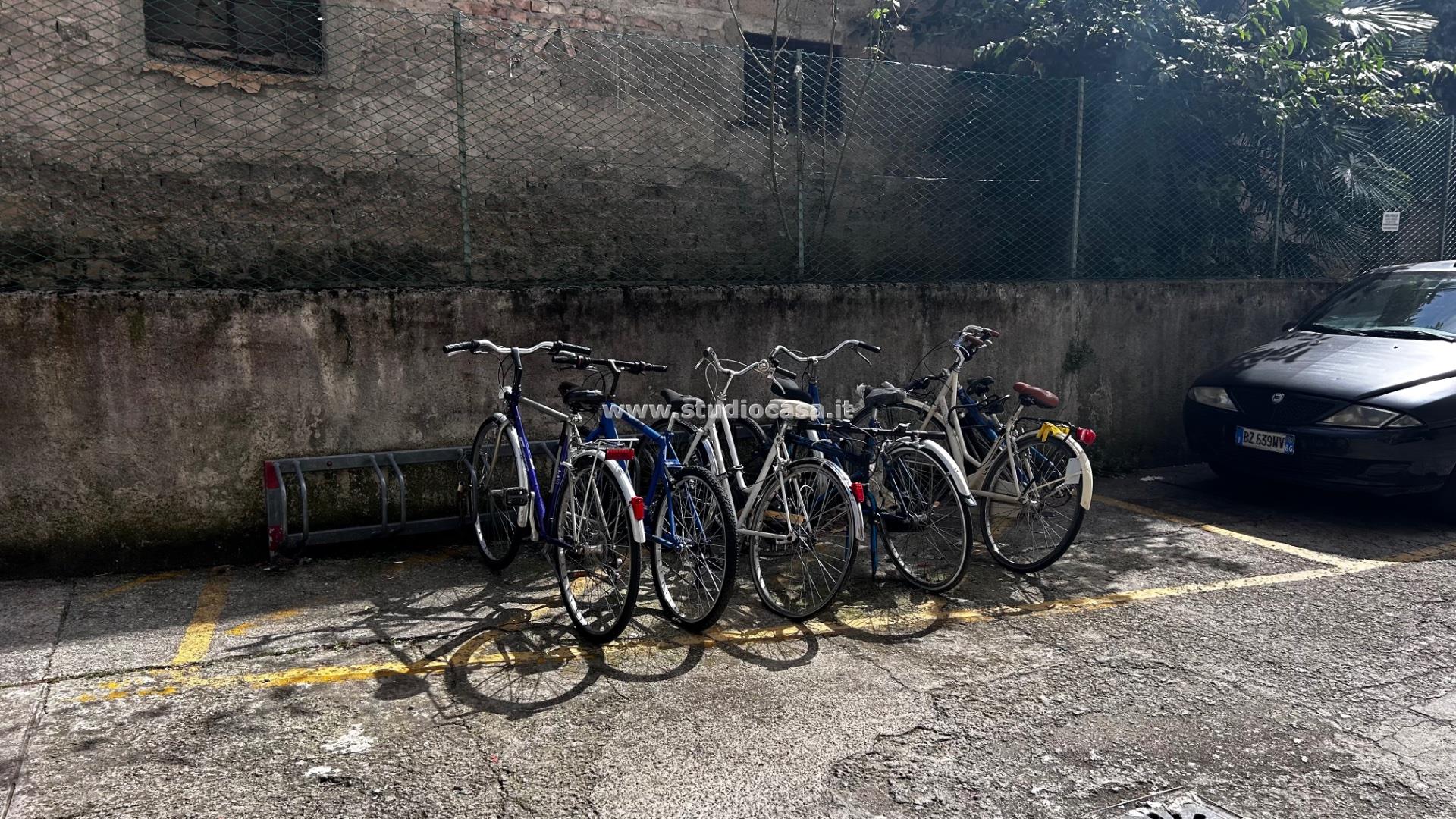 Box / Autorimessa in vendita a Bergamo