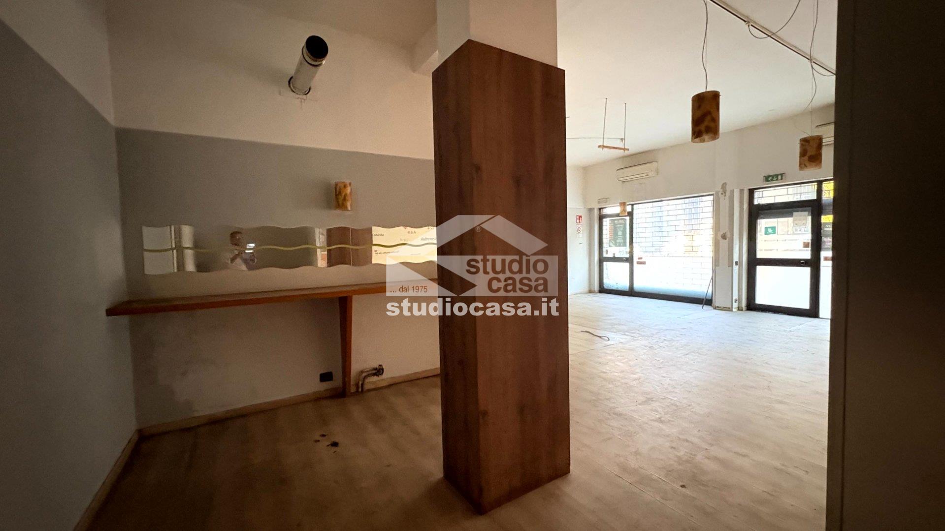 Negozio in affitto a Bergamo