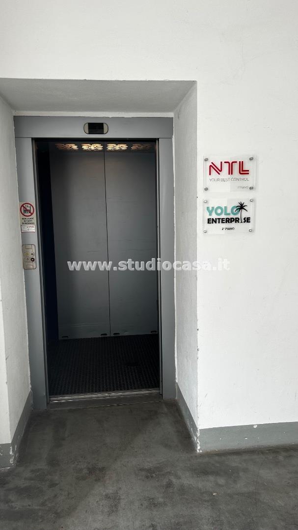 Magazzino in affitto a Brembate di Sopra