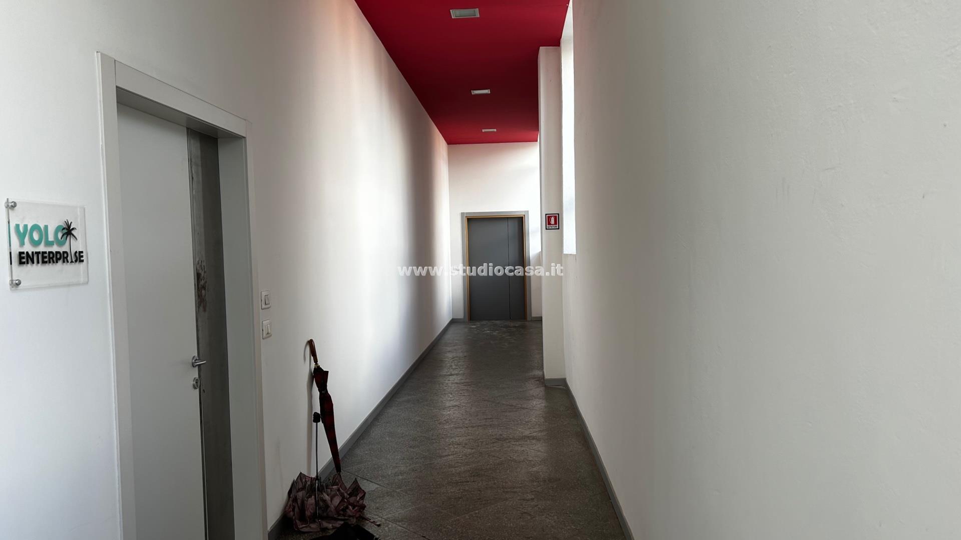 Magazzino in affitto a Brembate di Sopra