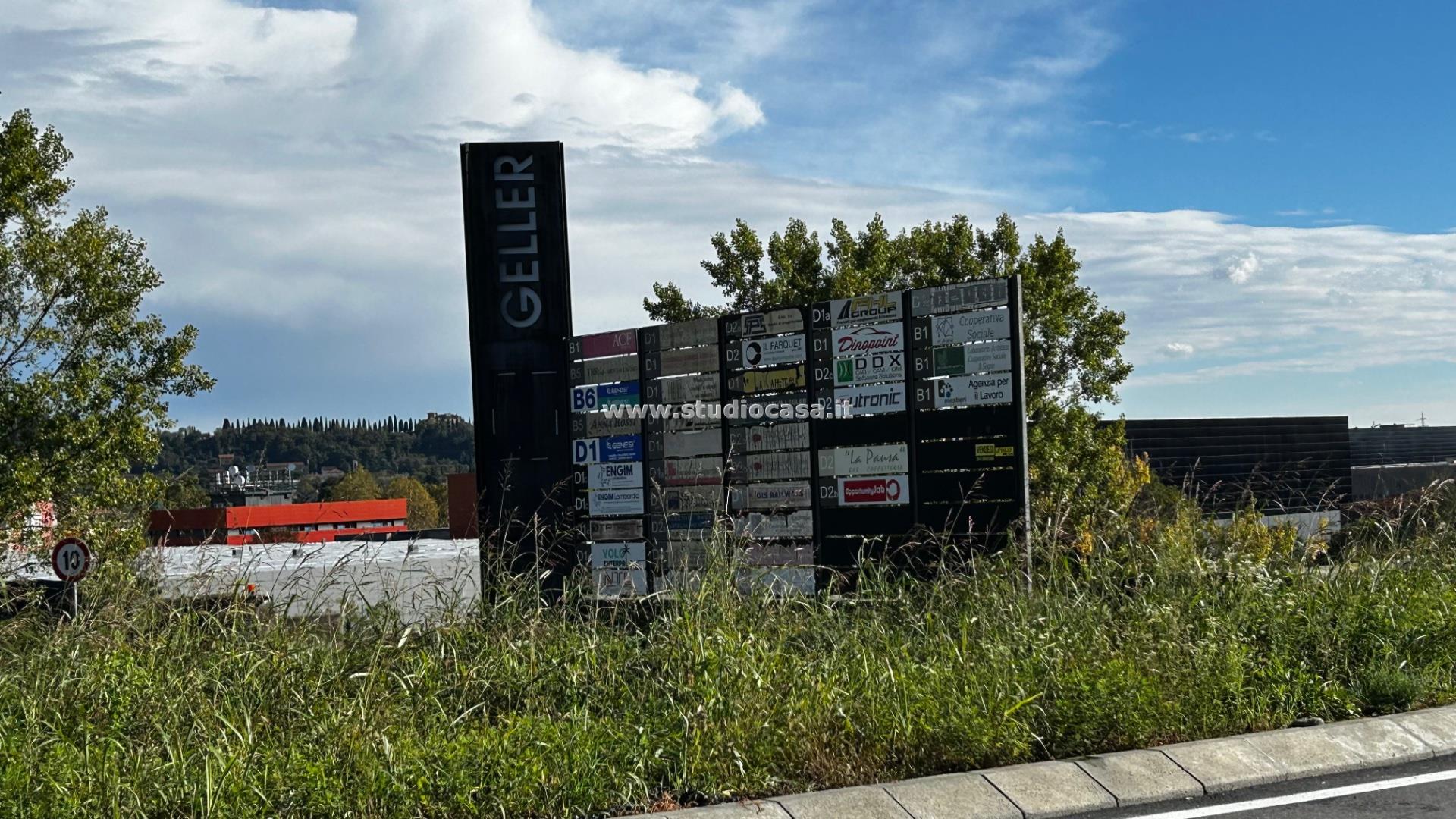 Magazzino in affitto a Brembate di Sopra