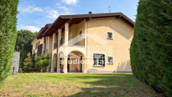 Villa a schiera di testa in vendita a Valbrembo