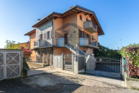 Appartamento in vendita a Scanzorosciate