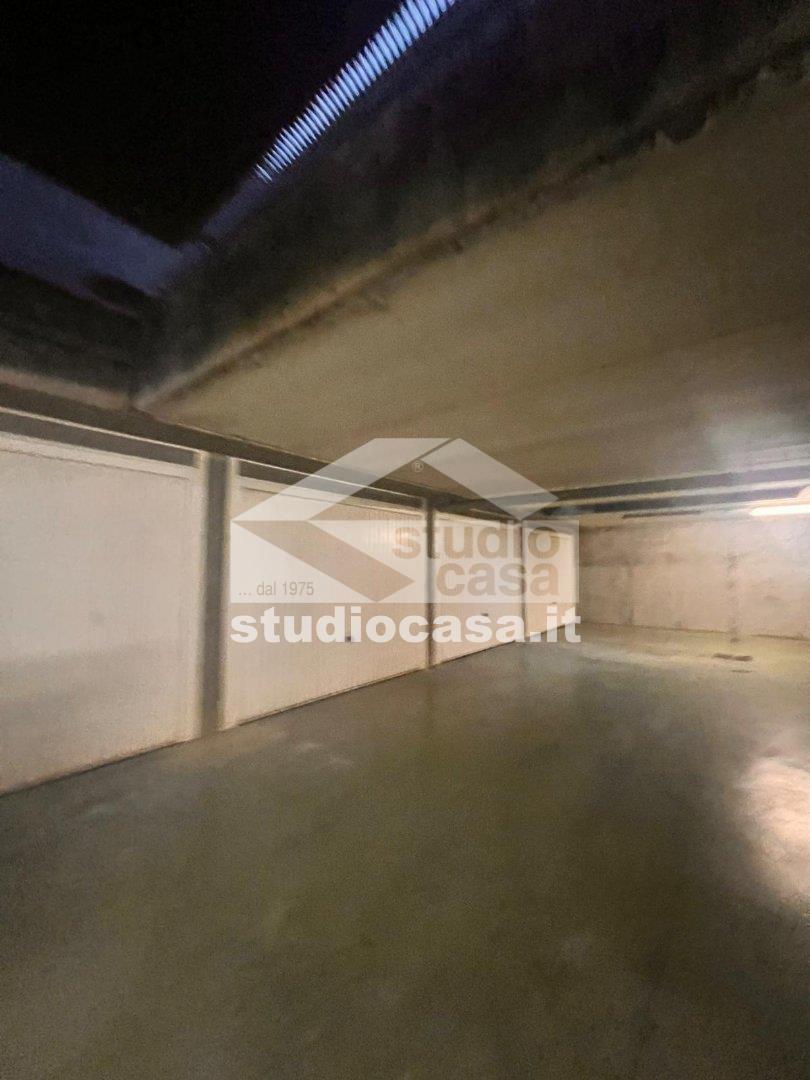 Box / Autorimessa in vendita a Landriano
