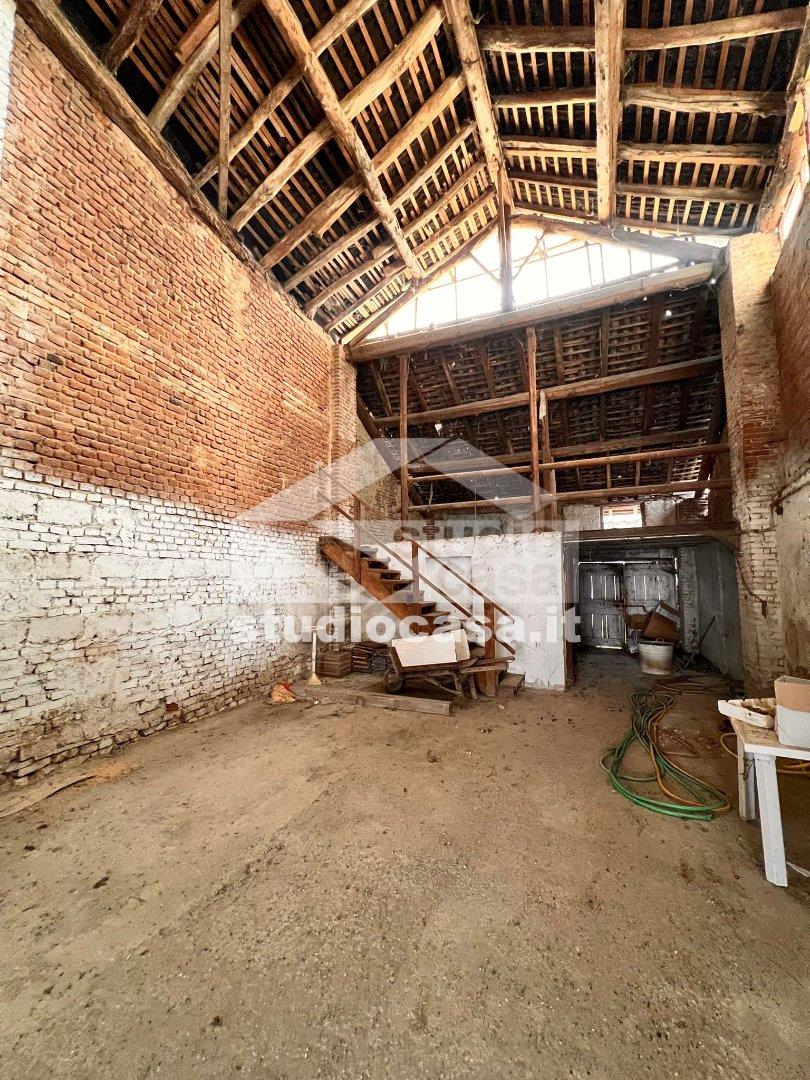 Cantina in vendita a Villanterio