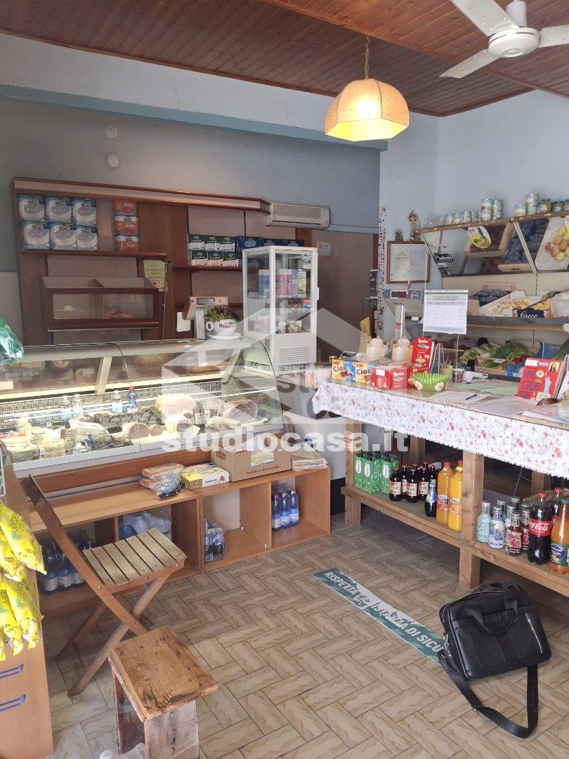 Negozio in vendita a Vistarino
