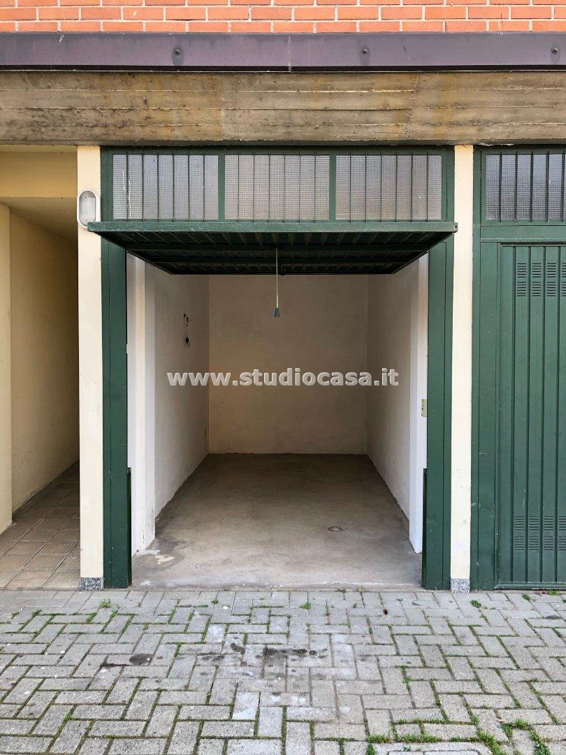 Box / Autorimessa in vendita a Lardirago