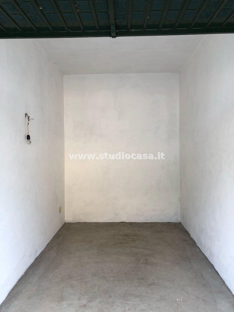 Box / Autorimessa in vendita a Lardirago