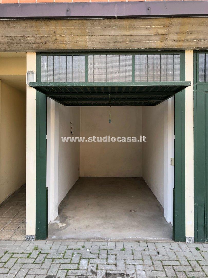 Box / Autorimessa in vendita a Lardirago