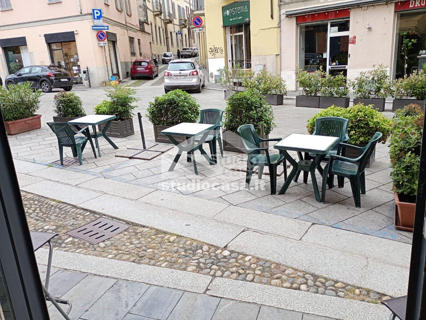Bar/Pub in vendita a Pavia
