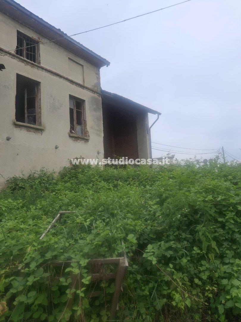 Cascina in vendita a Badia Pavese