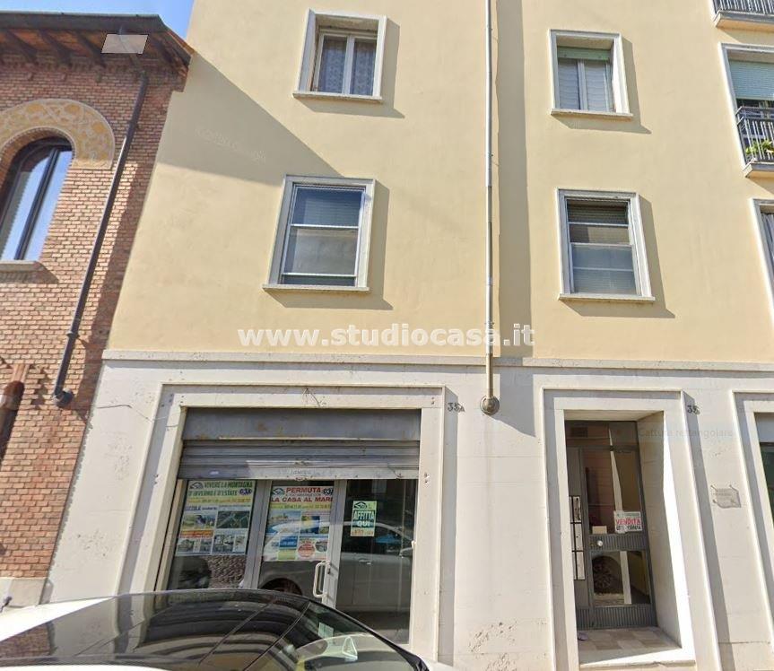 Negozio in affitto a Mantova