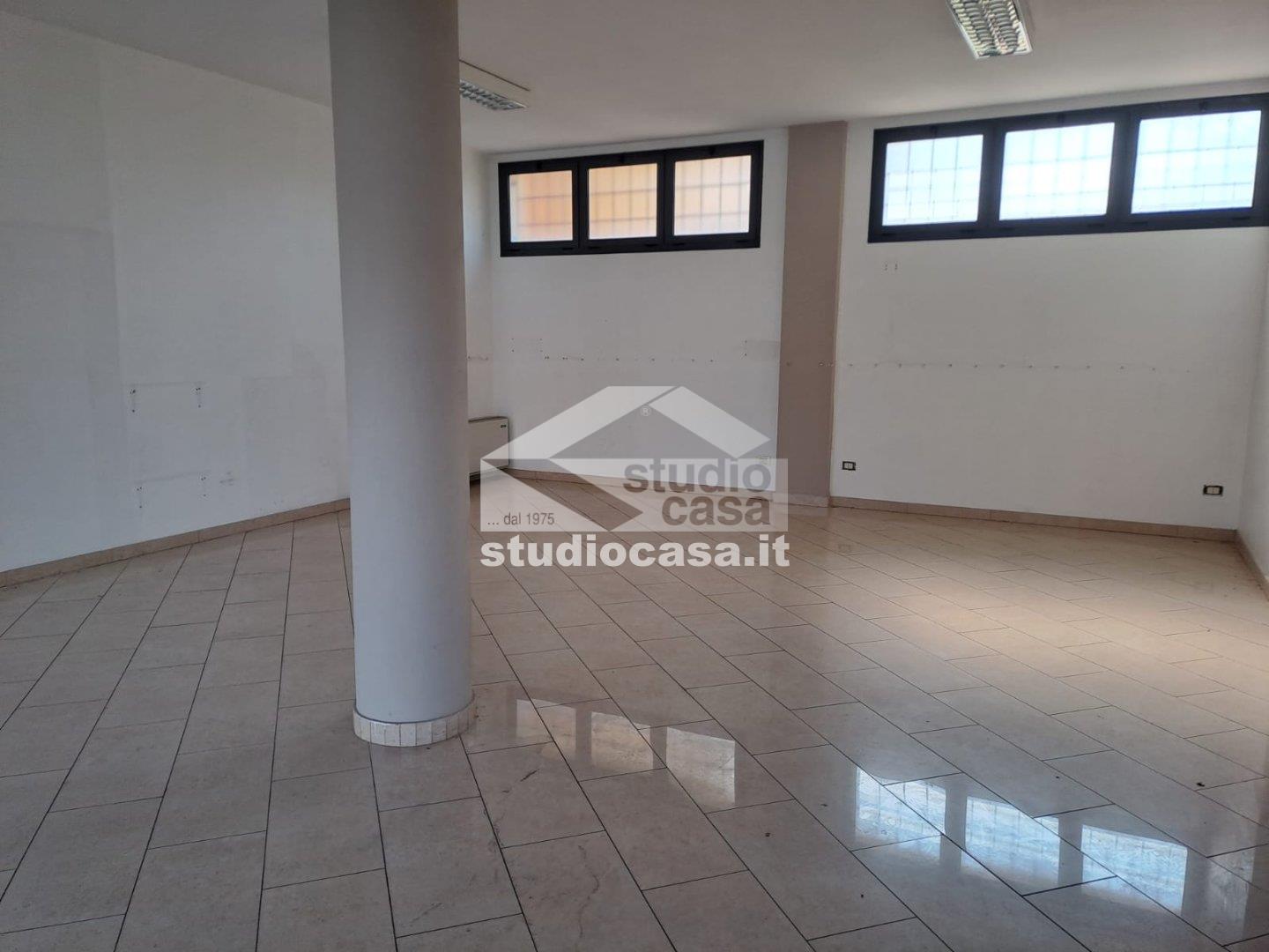 Negozio in affitto a Antegnate