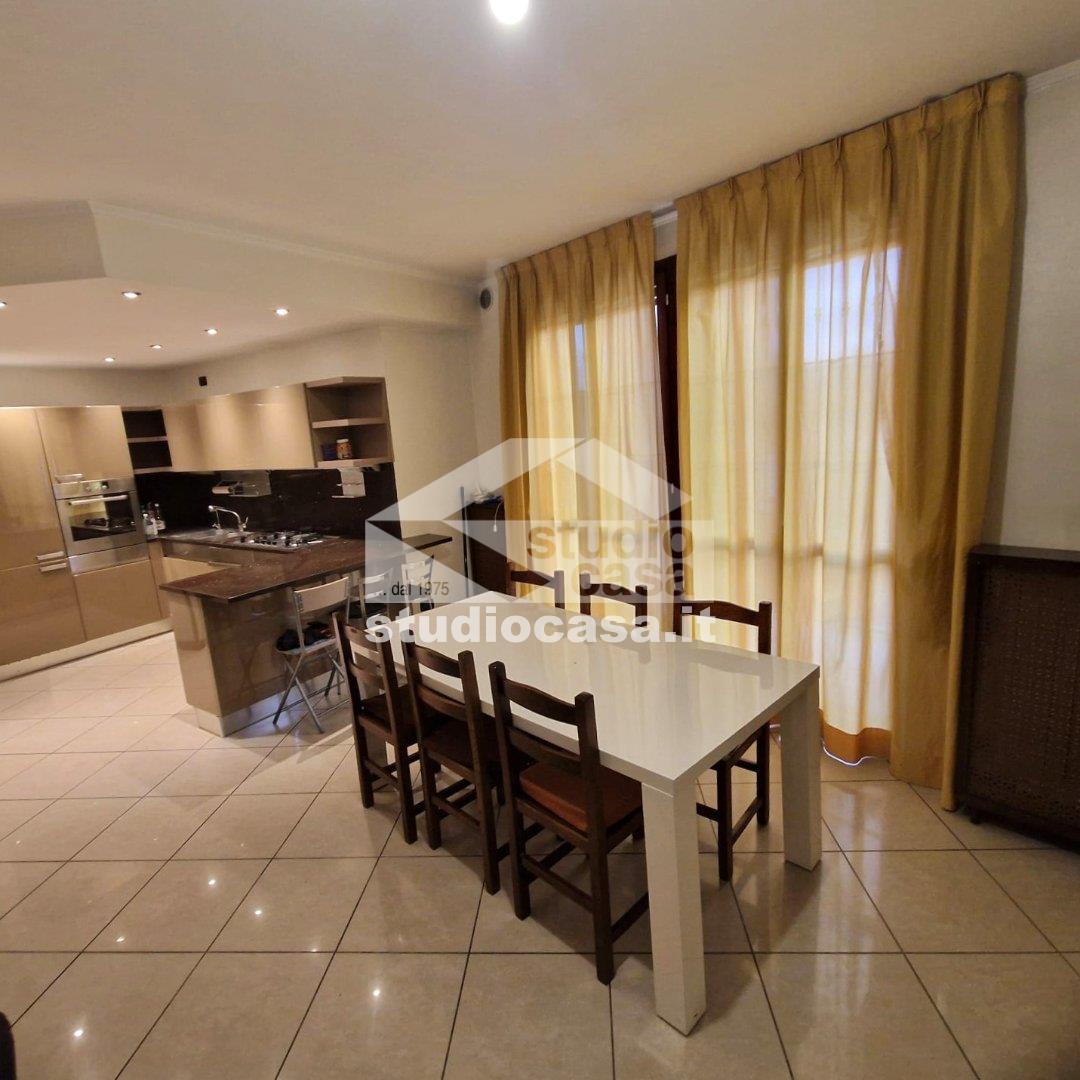 Appartamento in affitto a Carpiano