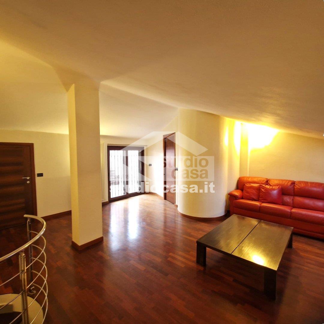 Appartamento in affitto a Carpiano