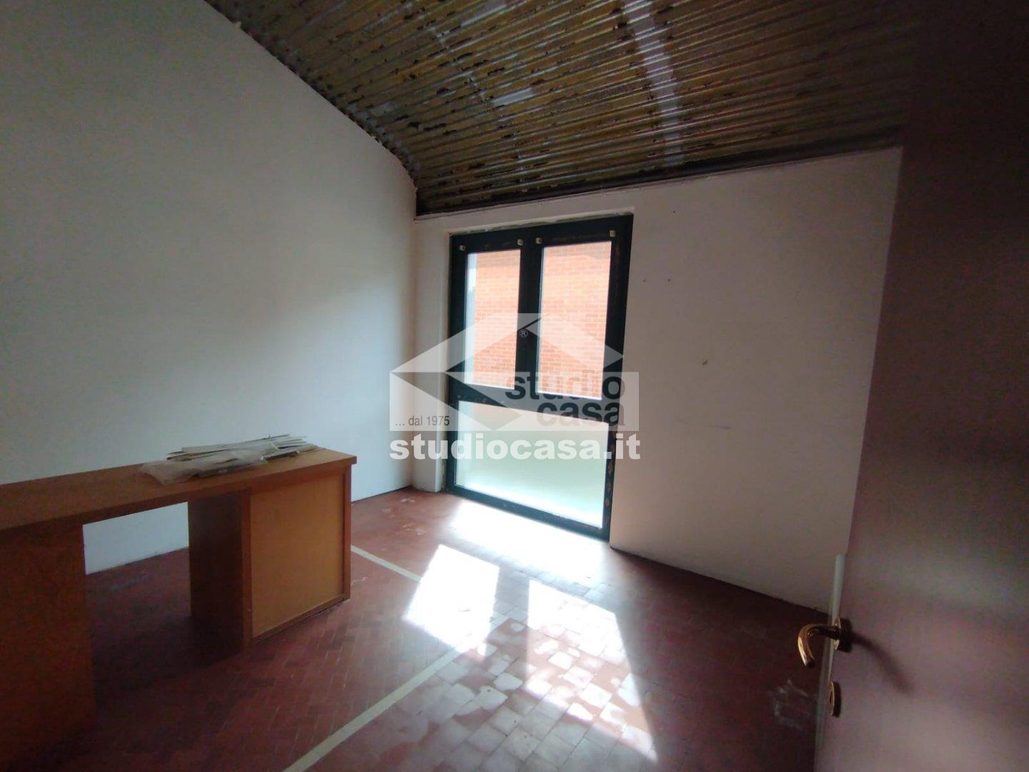 Laboratorio in affitto a Linarolo