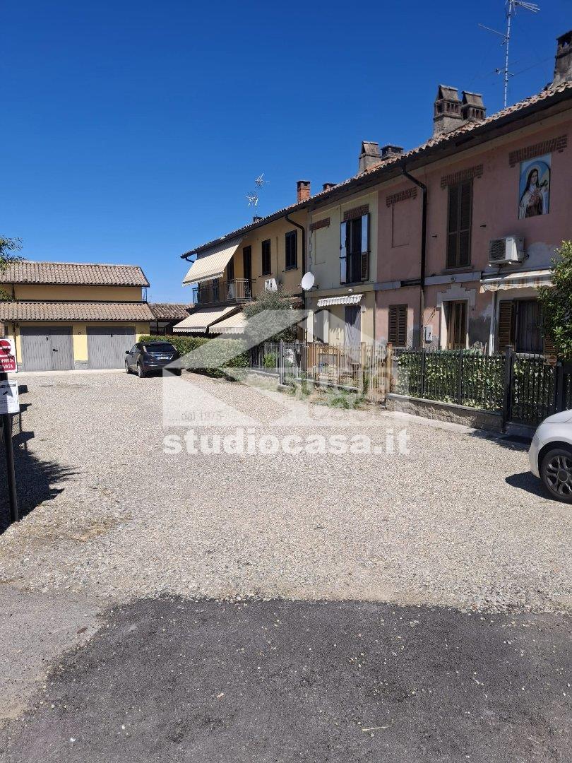 Casa Plurifamiliare in vendita a Linarolo