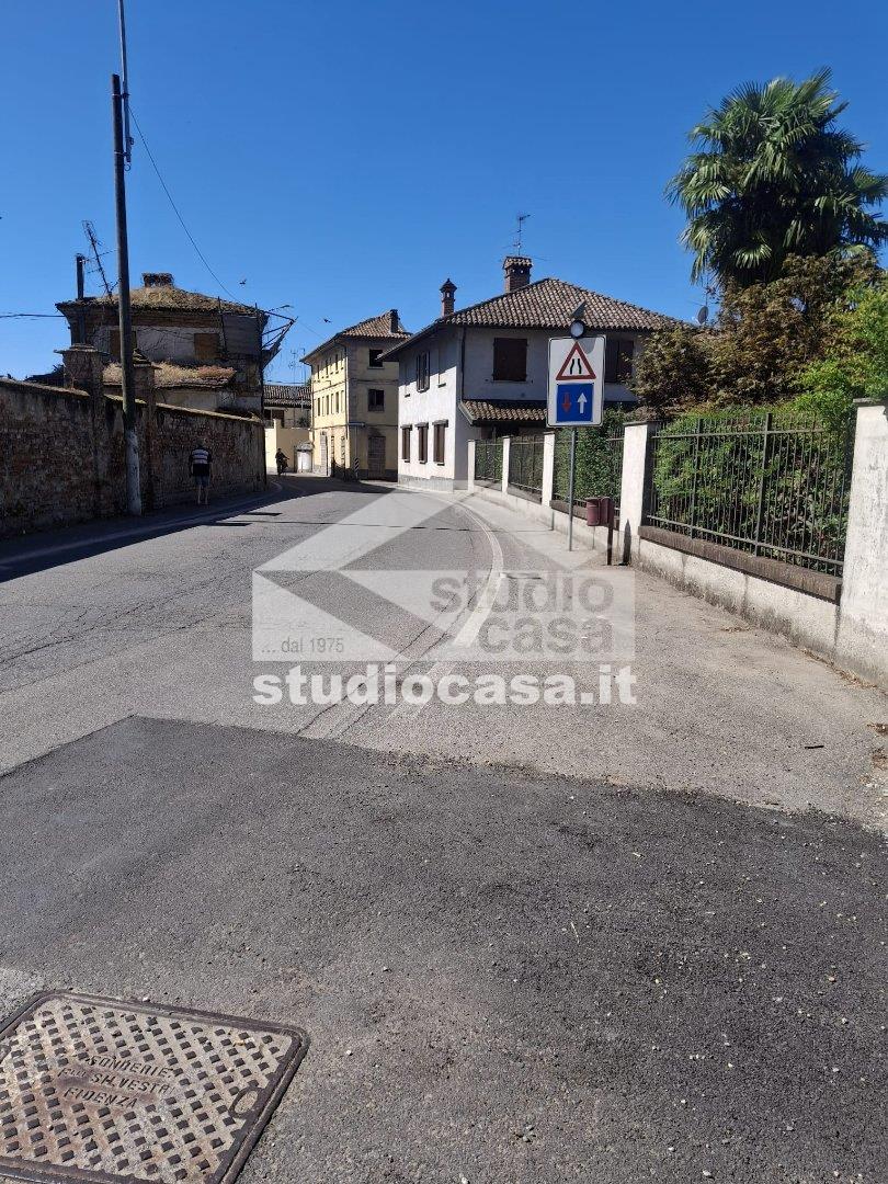 Casa Plurifamiliare in vendita a Linarolo