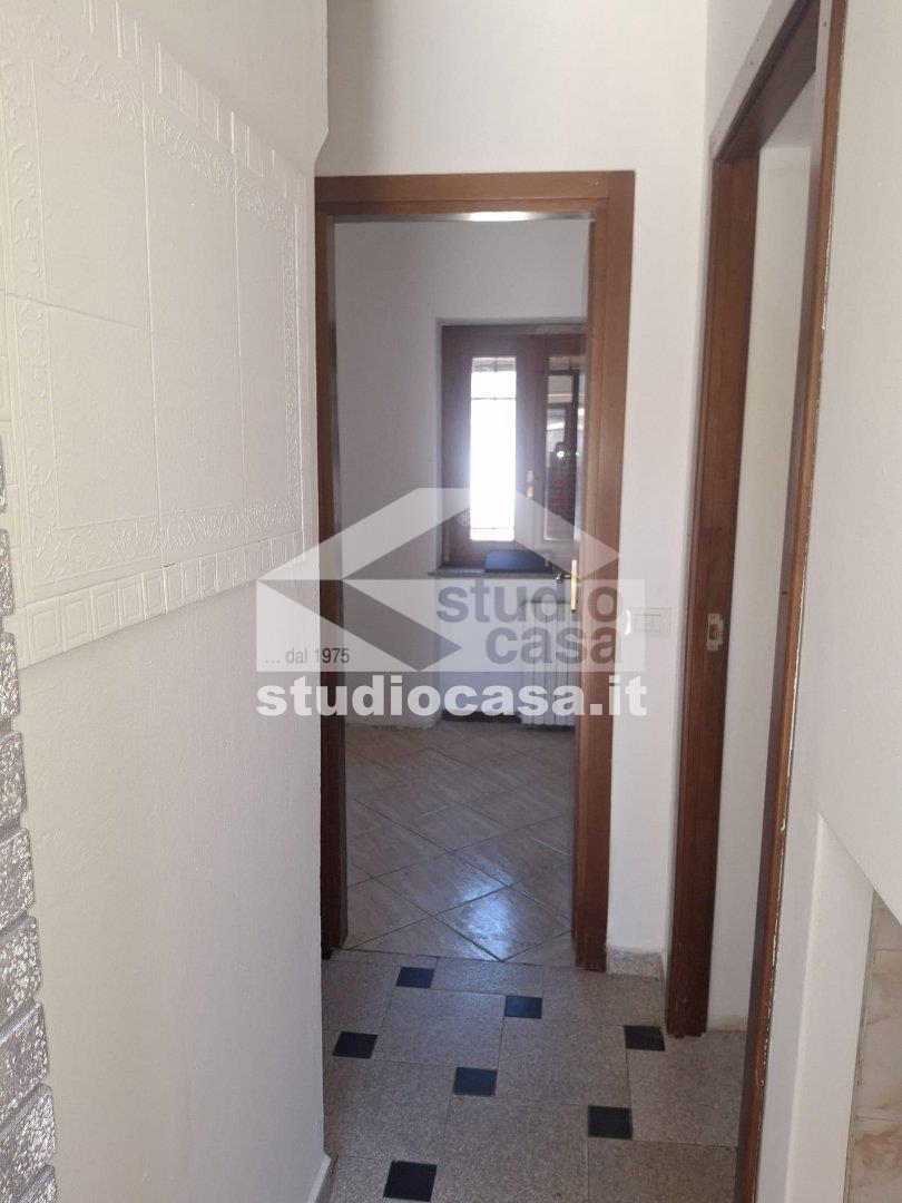 Casa Plurifamiliare in vendita a Linarolo