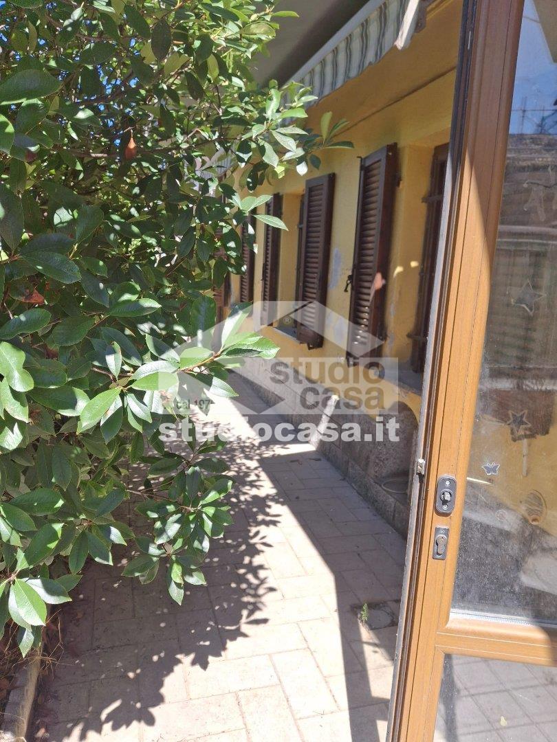 Casa Plurifamiliare in vendita a Linarolo