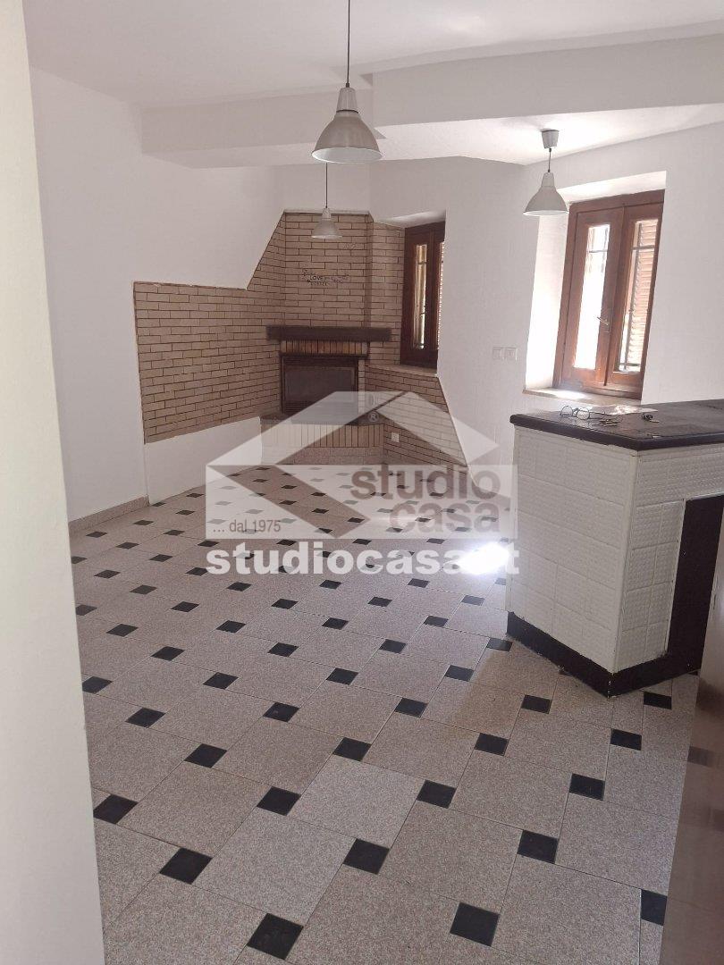 Casa Plurifamiliare in vendita a Linarolo