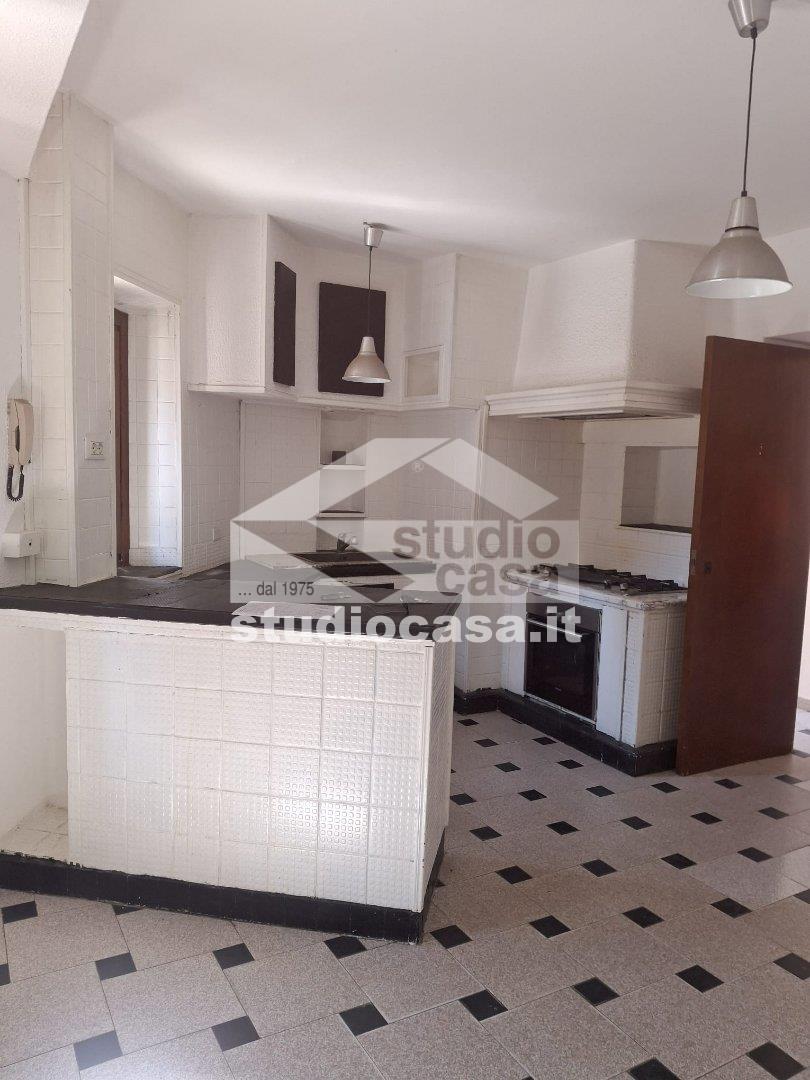 Casa Plurifamiliare in vendita a Linarolo