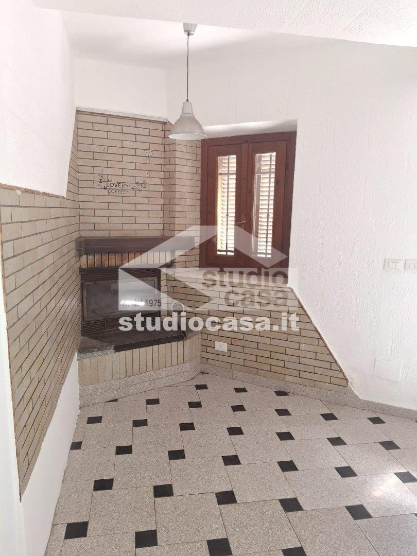 Casa Plurifamiliare in vendita a Linarolo