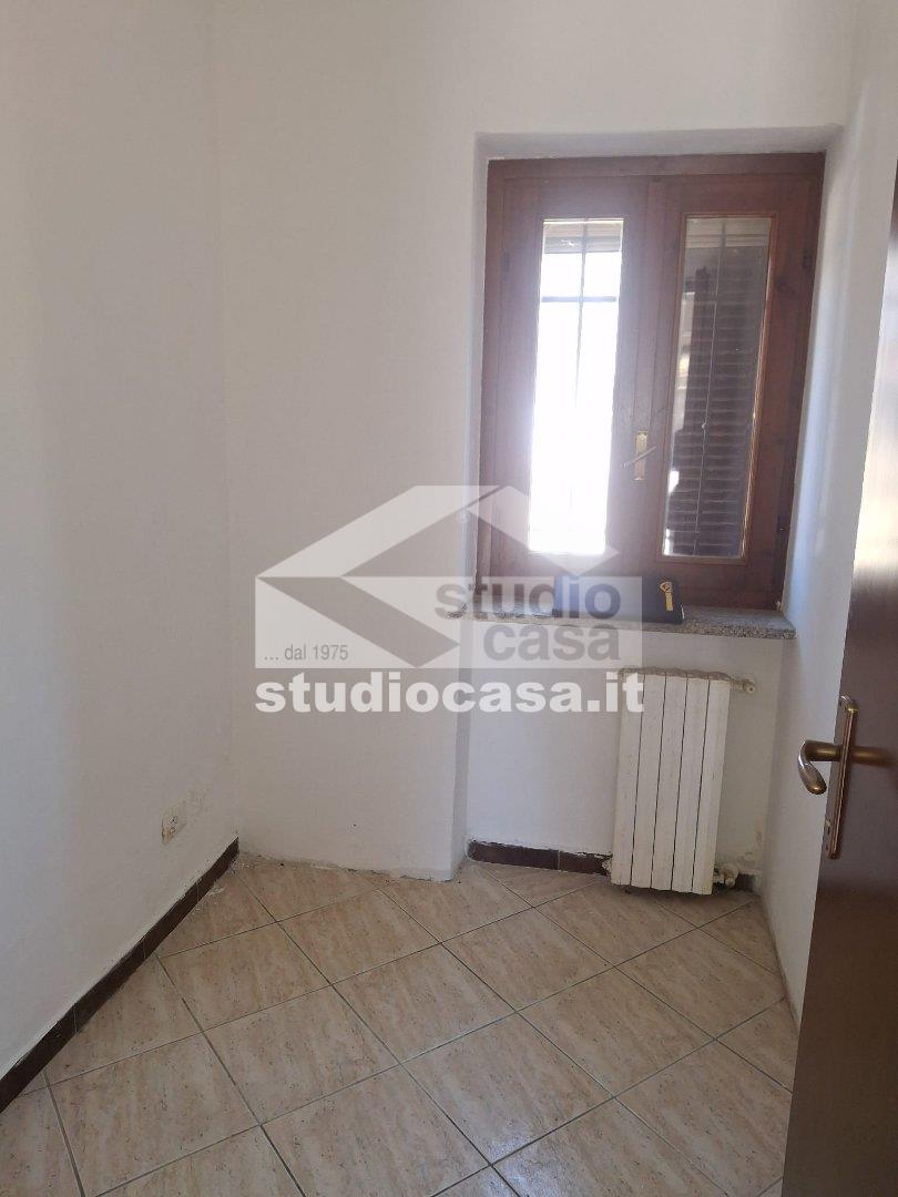 Casa Plurifamiliare in vendita a Linarolo
