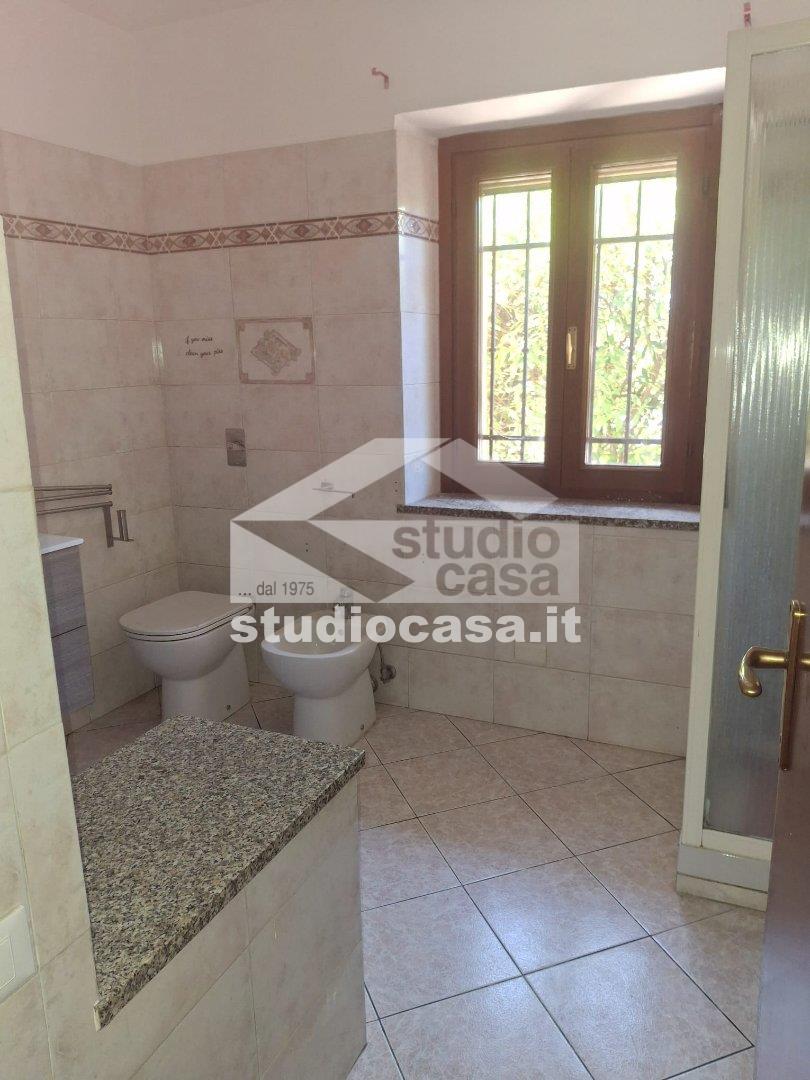 Casa Plurifamiliare in vendita a Linarolo