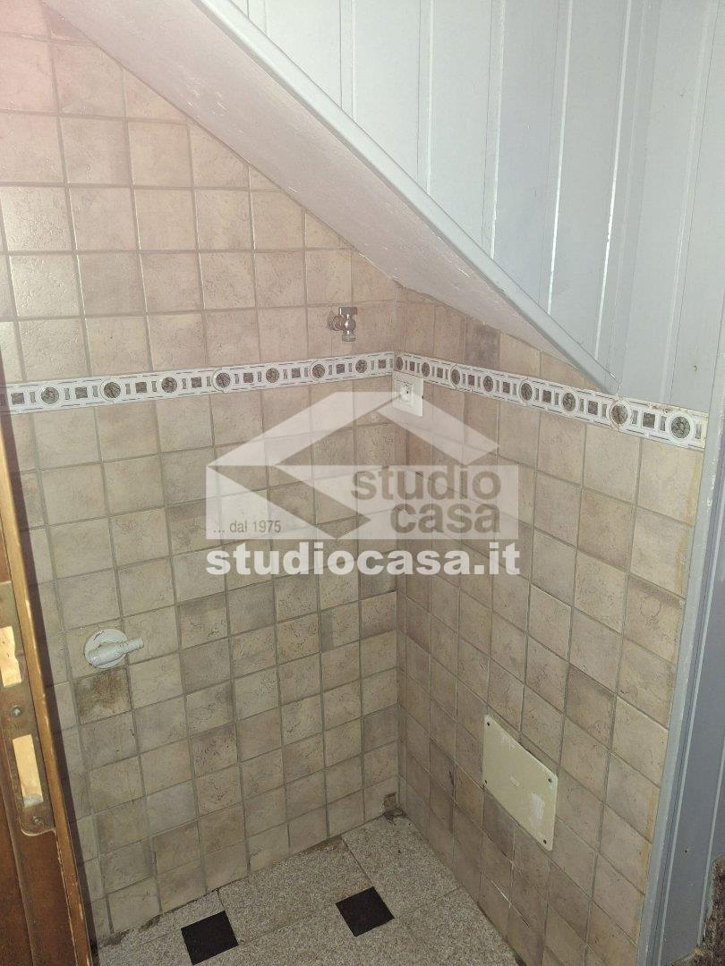 Casa Plurifamiliare in vendita a Linarolo
