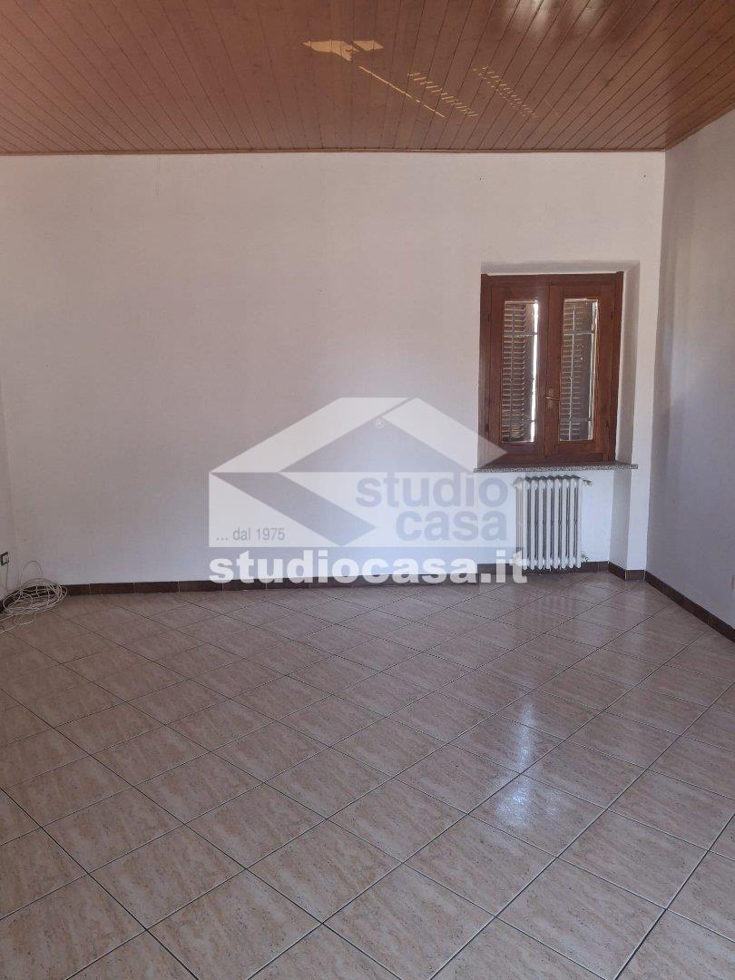 Casa Plurifamiliare in vendita a Linarolo