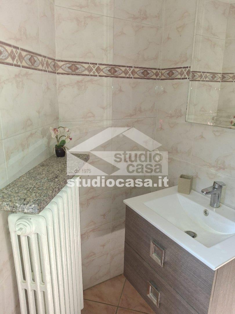 Casa Plurifamiliare in vendita a Linarolo