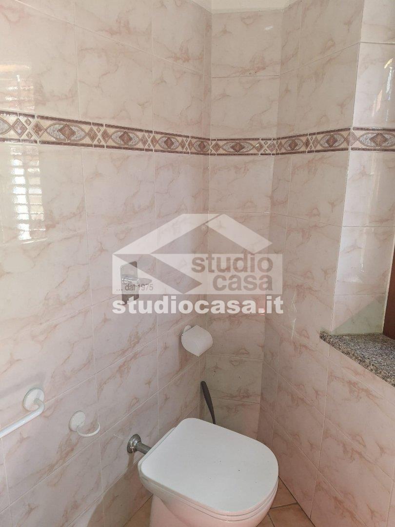 Casa Plurifamiliare in vendita a Linarolo