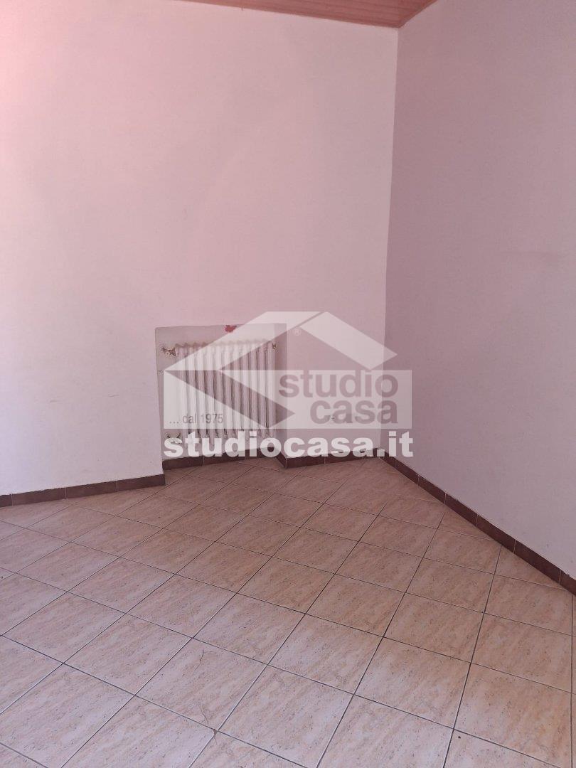 Casa Plurifamiliare in vendita a Linarolo