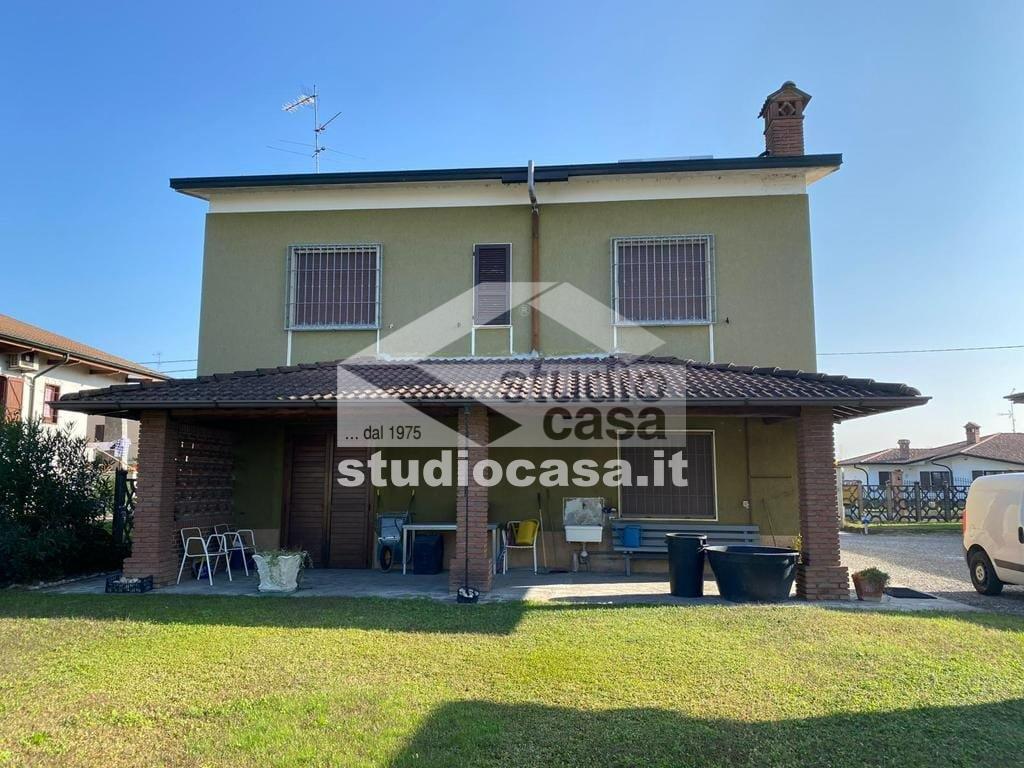 Villa Unifamiliare in vendita a Badia Pavese
