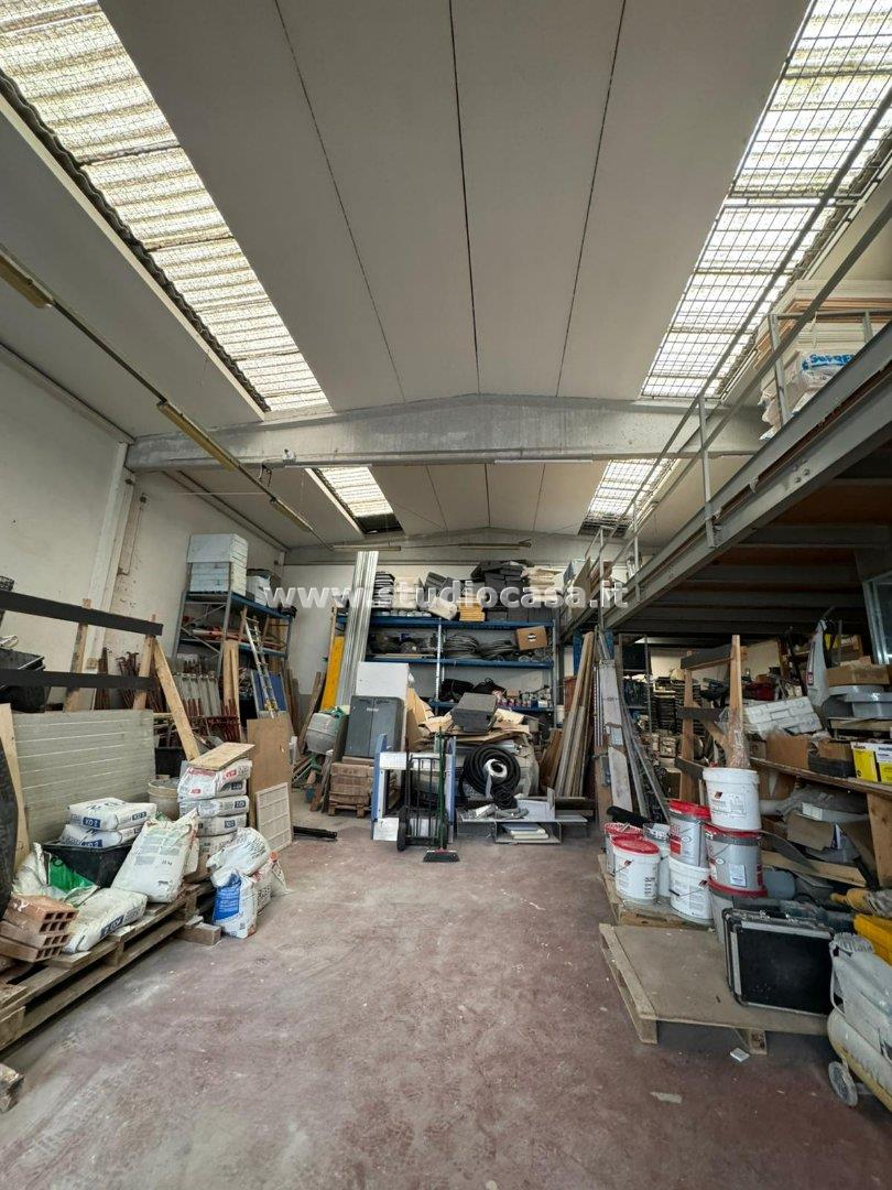 Magazzino in affitto a Sant