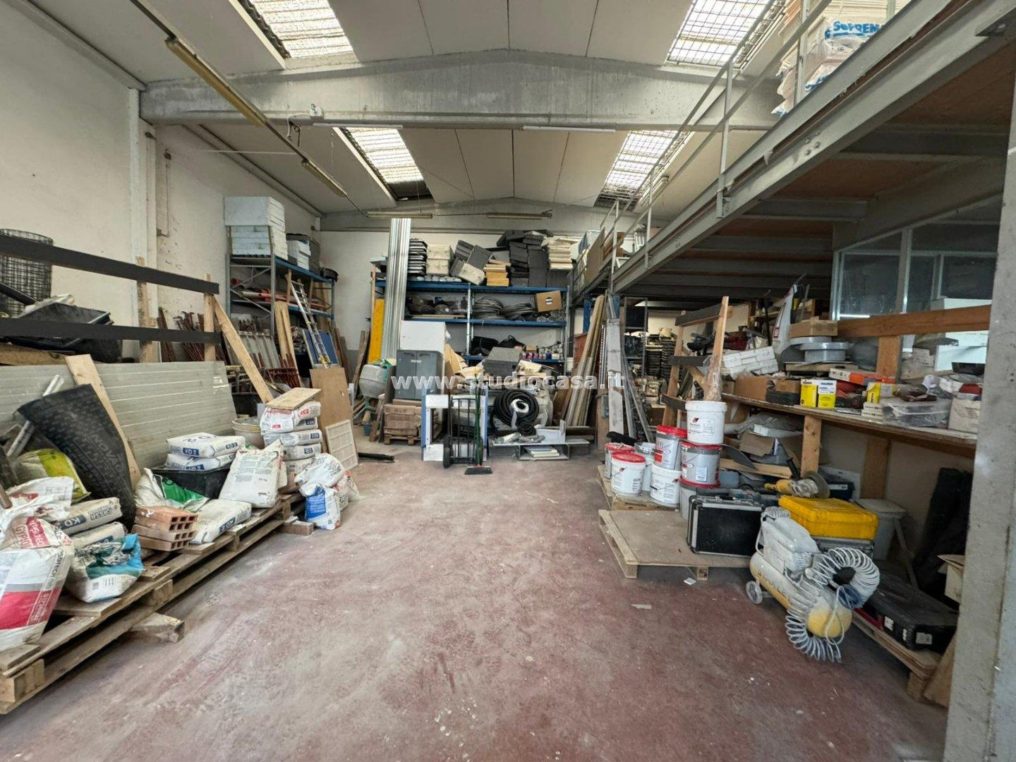 Magazzino in affitto a Sant