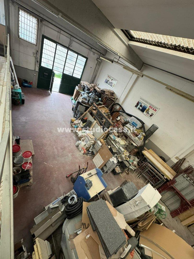 Magazzino in affitto a Sant