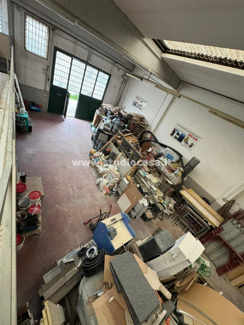 Magazzino in affitto a Sant