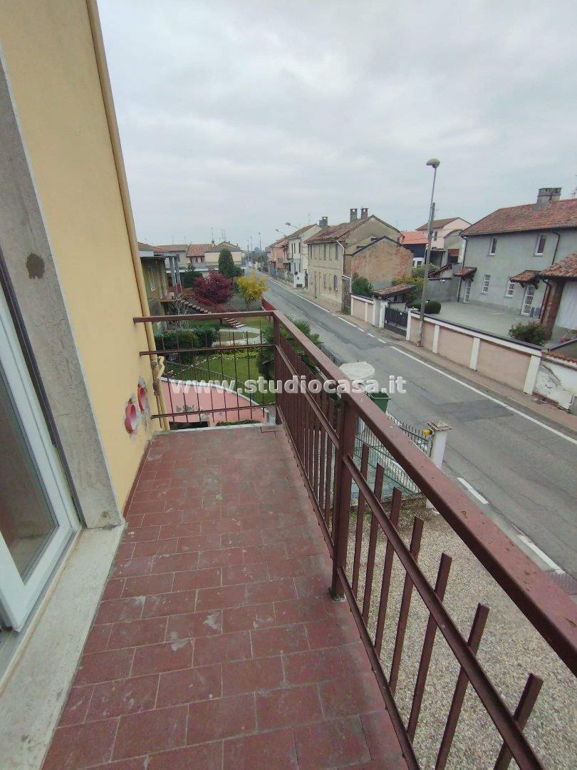 Appartamento in vendita a Linarolo