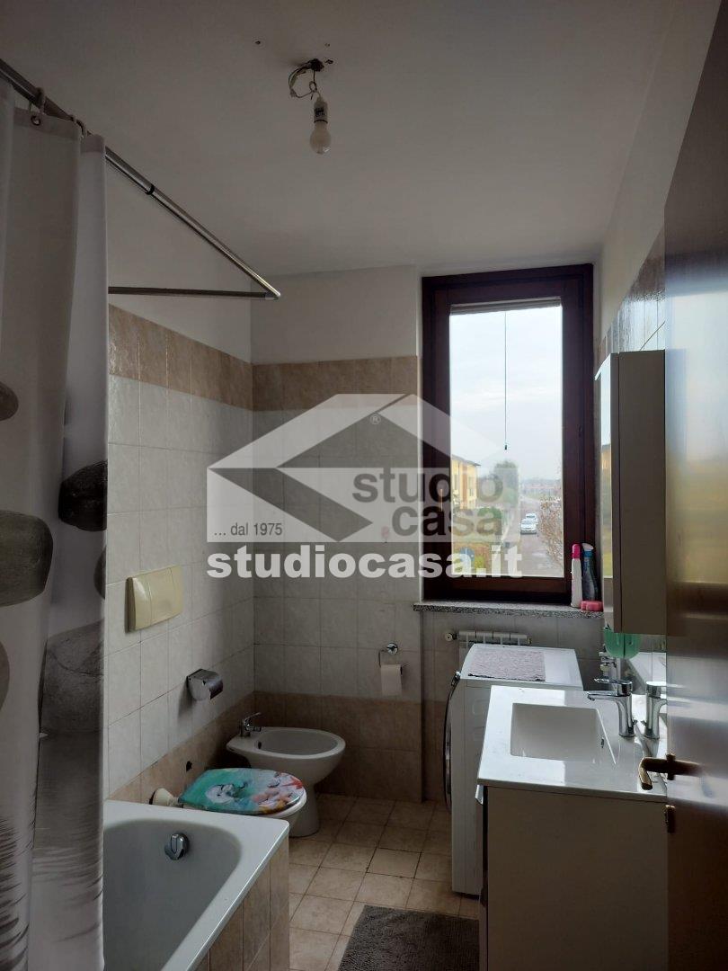 Appartamento in affitto a Roncaro