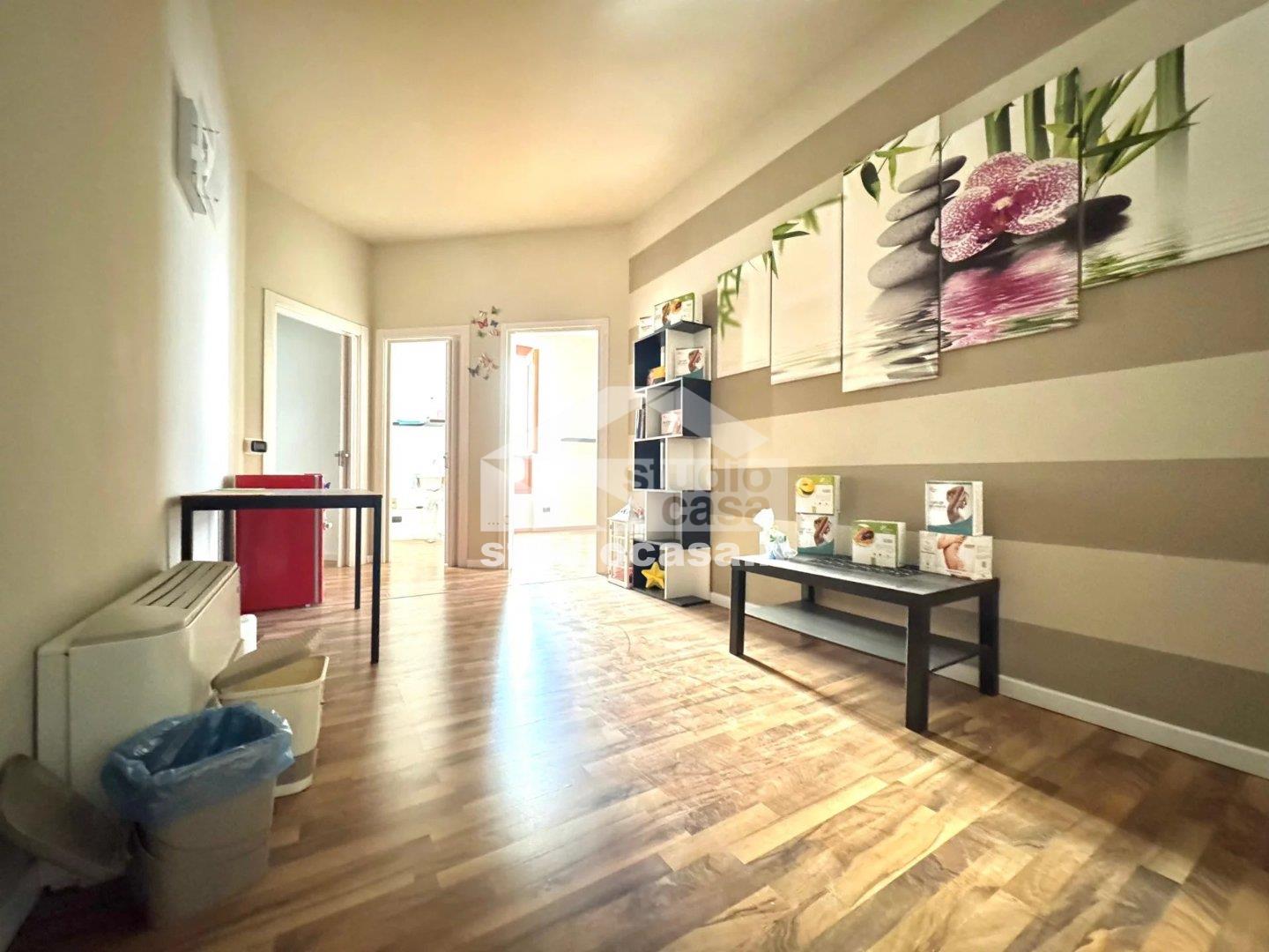 Negozio in vendita a Crema