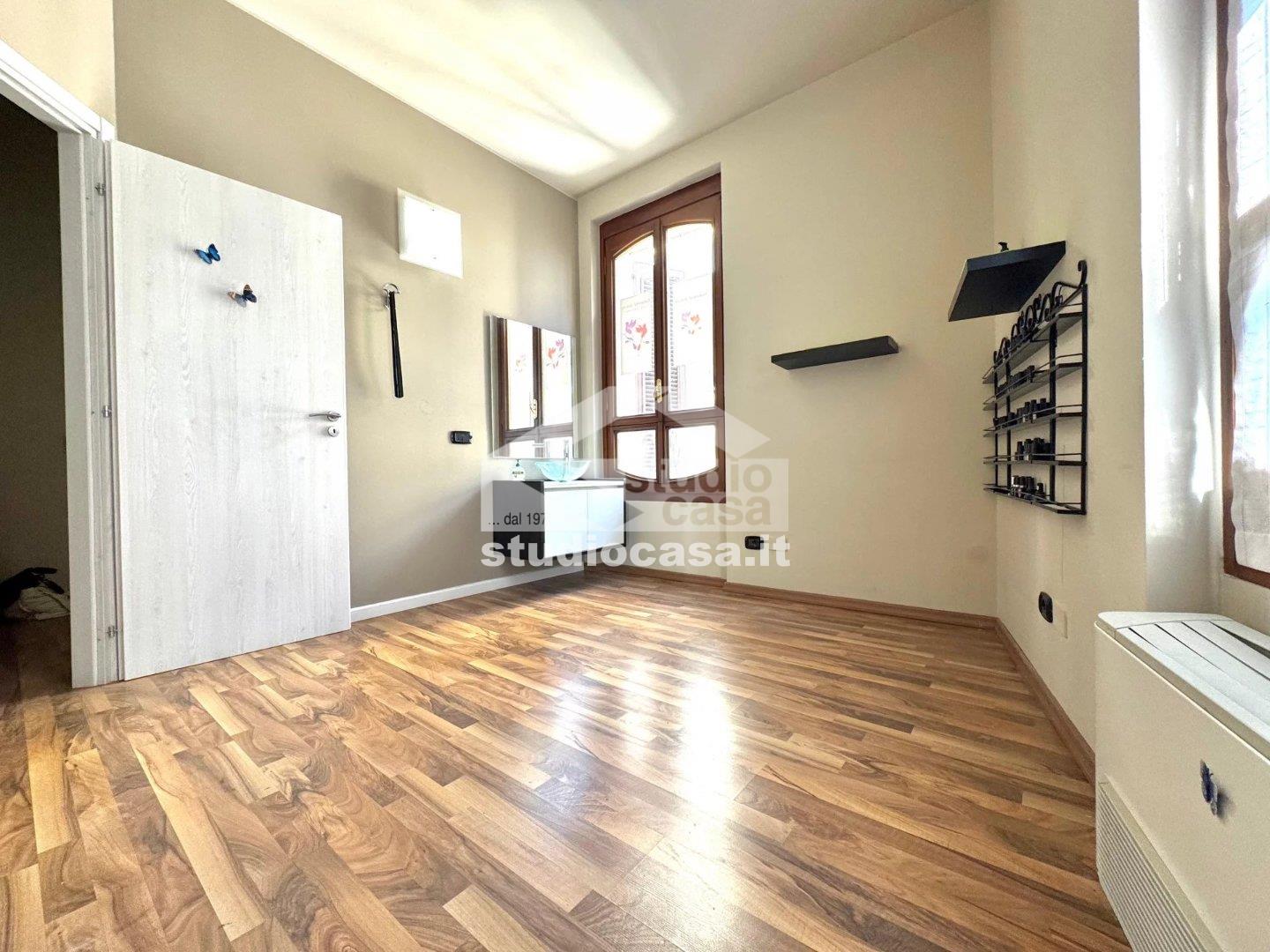 Negozio in vendita a Crema