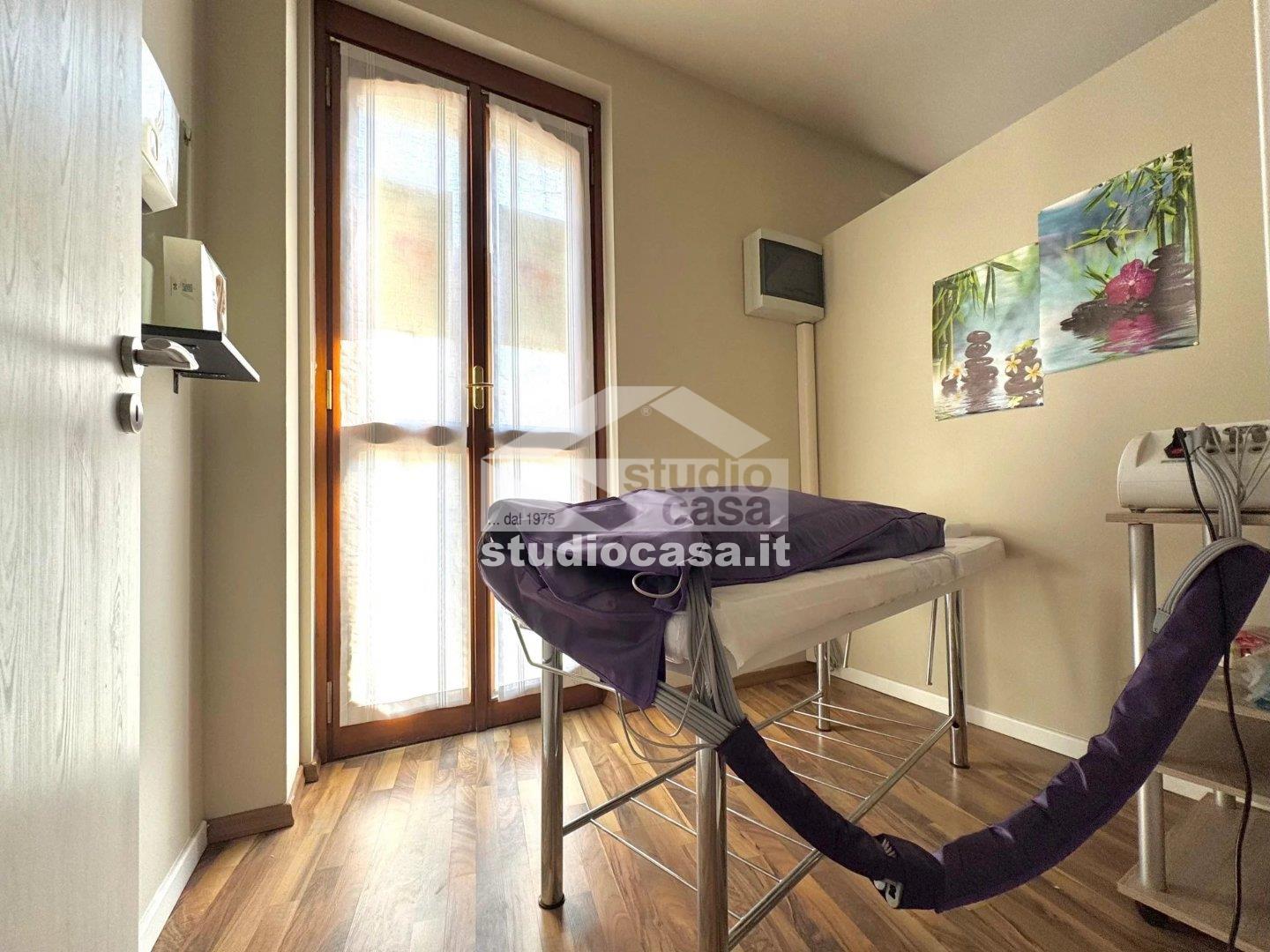 Negozio in vendita a Crema