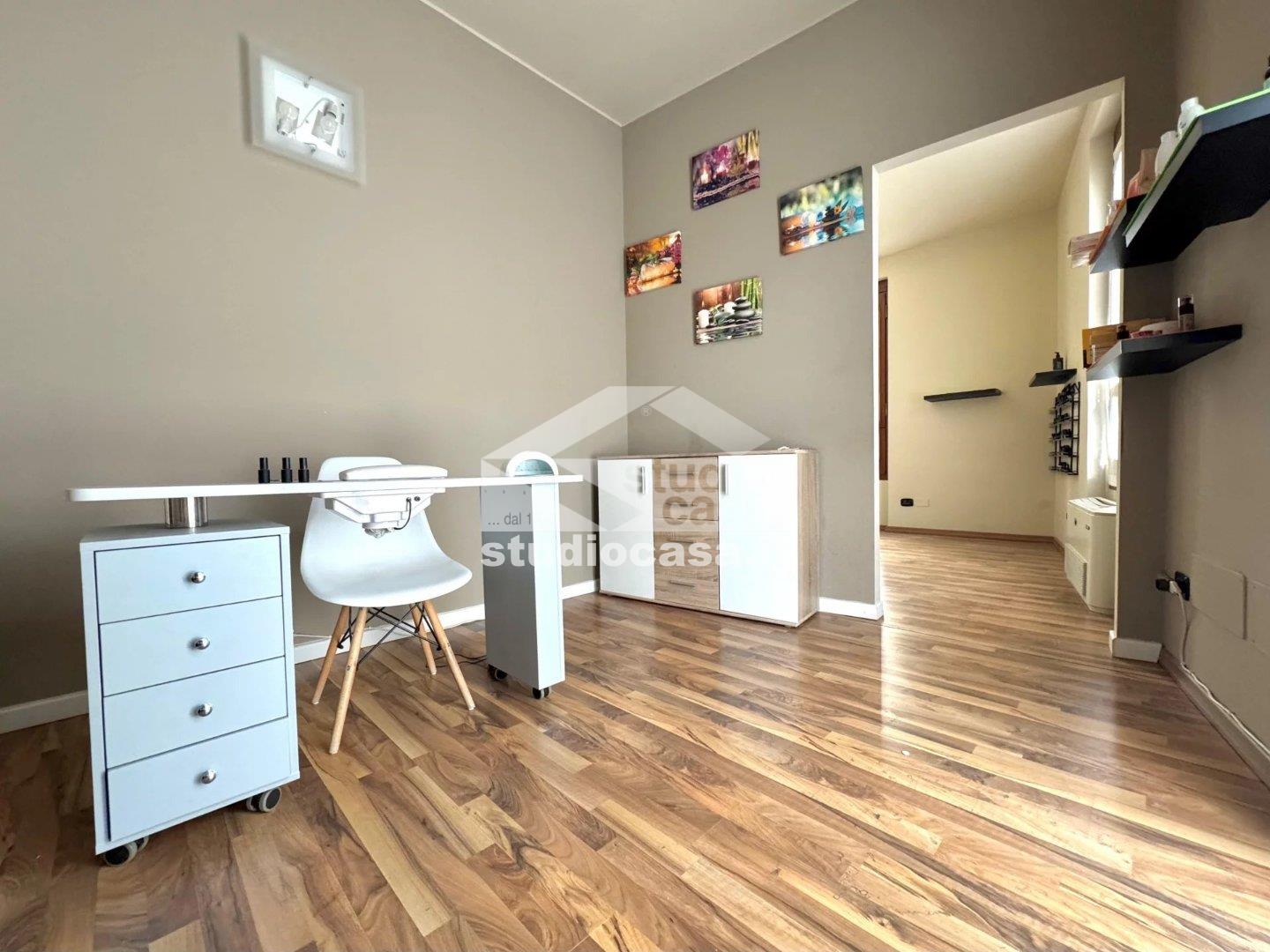 Negozio in vendita a Crema